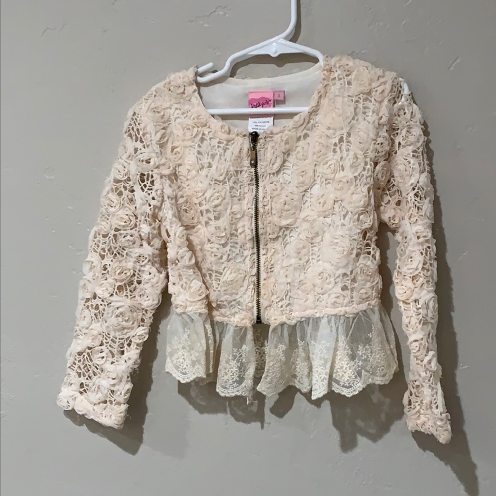 Lipstick girls size 4 top